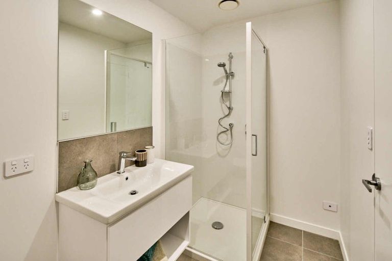 Photo of property in 9 Ara Paiwhenua, Tawa, Wellington, 5028