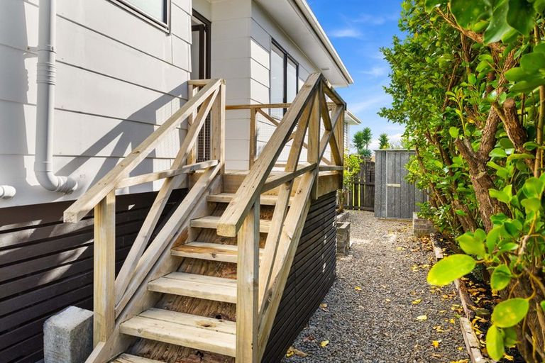 Photo of property in 1/63 Beaubank Road, Kelston, Auckland, 0602