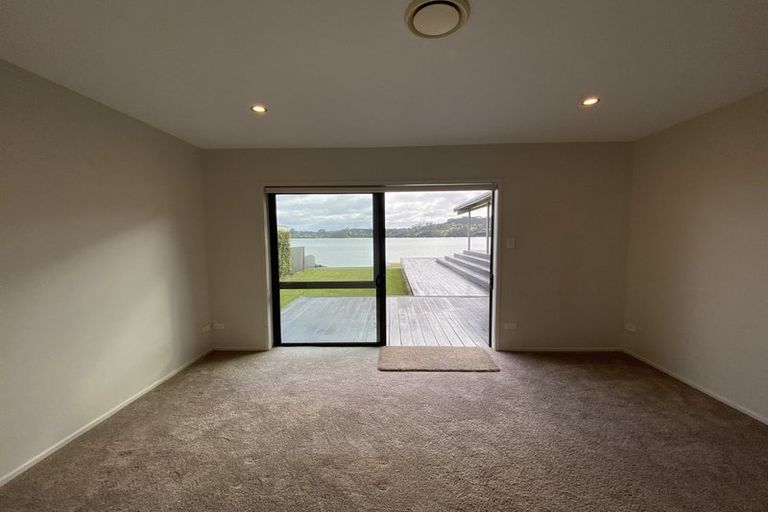 Photo of property in 62 The Terrace, Herald Island, Auckland, 0618