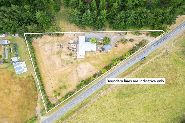 Photo of property in 577 Waikawa Beach Road, Waikawa Beach, Levin, 5573