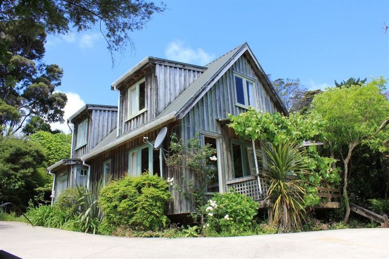 Photo of property in 8 Oxford Terrace, Coromandel, 3506