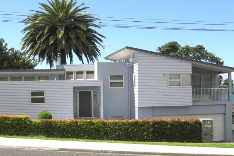 Photo of property in 10 Miri Road, Rothesay Bay, Auckland, 0630