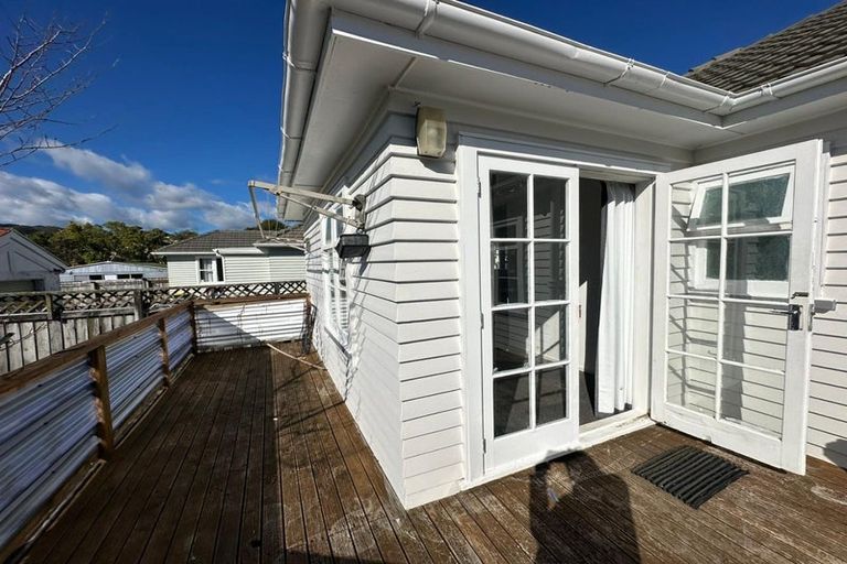 Photo of property in 28 Wainuiomata Road, Wainuiomata, Lower Hutt, 5014