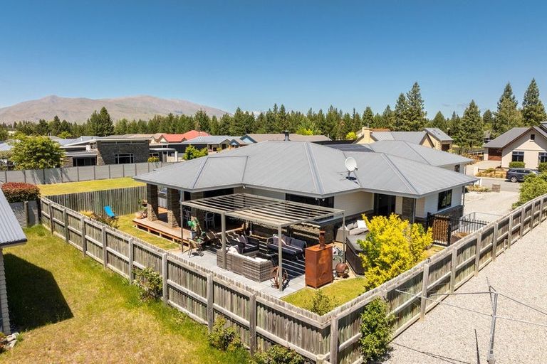 Photo of property in 27 Rhoboro Road, Twizel, 7901