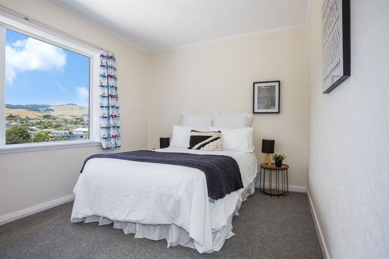Photo of property in 9 Tainui Terrace, Tawa, Wellington, 5028