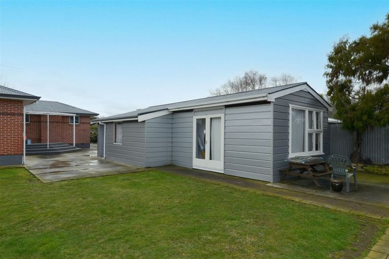 Photo of property in 32 Dunedin Street, Redwood, Christchurch, 8051