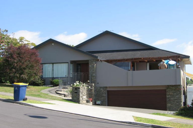 Photo of property in 4 Woodridge Avenue, Northcross, Auckland, 0630