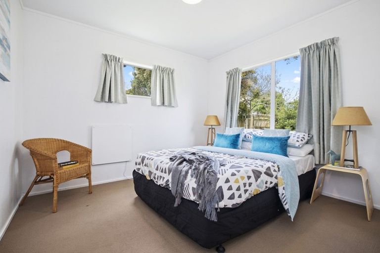 Photo of property in 24 Taihiki Road, Clarks Beach, 2122