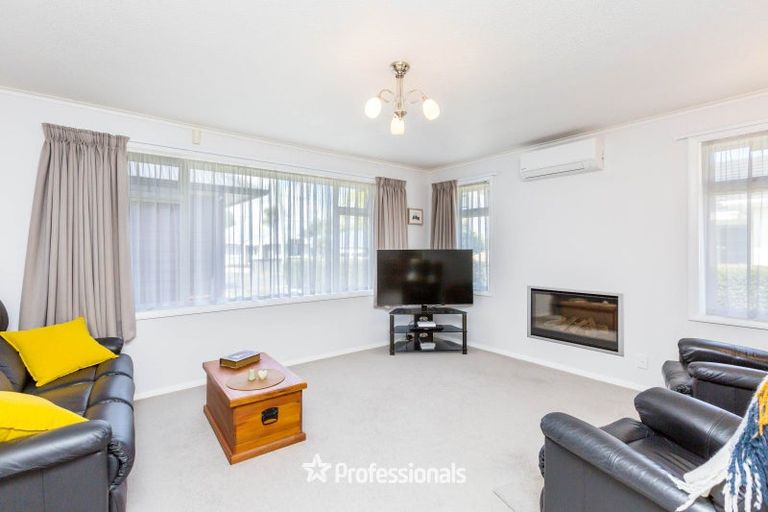 Photo of property in 34 Oxford Crescent, Ebdentown, Upper Hutt, 5018
