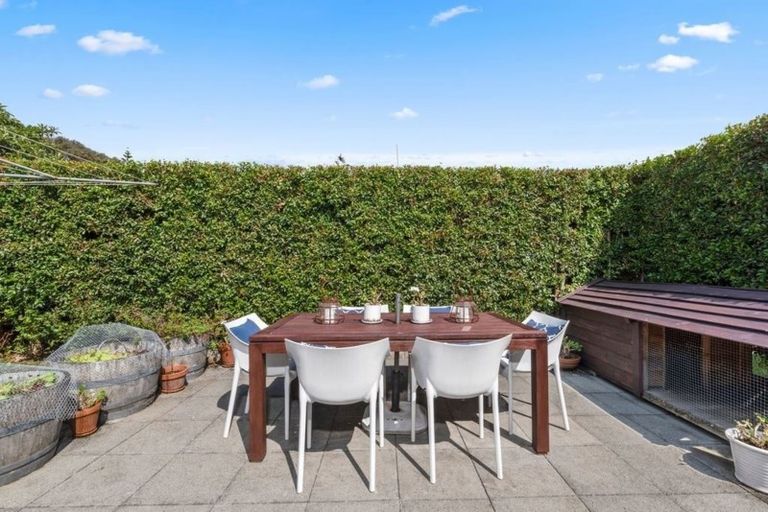 Photo of property in 2/2 Gordon Avenue, Milford, Auckland, 0620