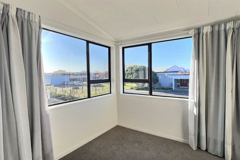 Photo of property in 2/27 Islington Place, Tamatea, Napier, 4112