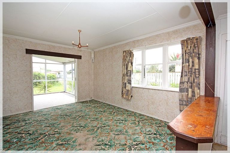 Photo of property in 14 Linklater Avenue, Foxton Beach, Foxton, 4815