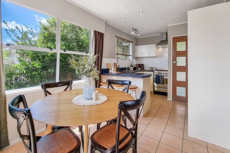 Photo of property in 4 Thackeray Place, Owhata, Rotorua, 3010