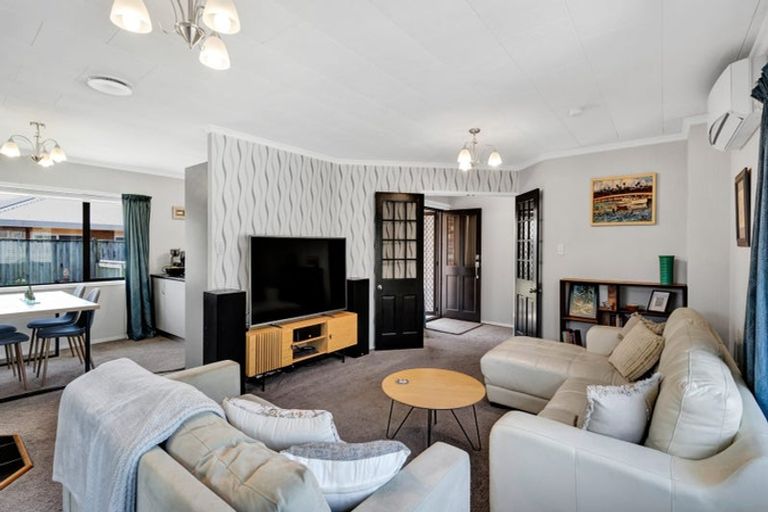 Photo of property in 30 Nikau Street, Inglewood, 4330