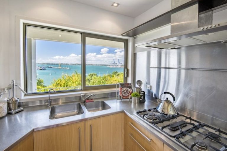 Photo of property in 31a Stanley Point Road, Stanley Point, Auckland, 0624