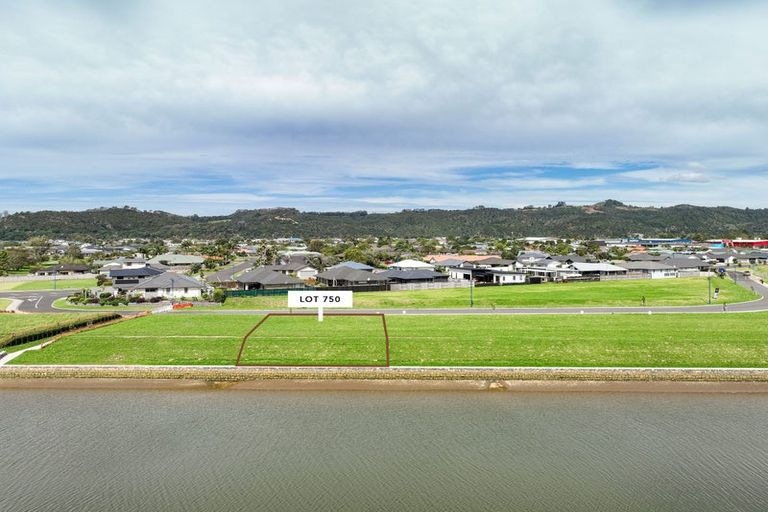 Photo of property in 23 Kahu Drive, Mangawhai, 0505