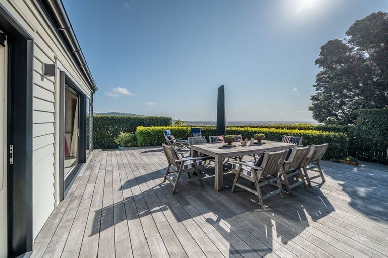 Photo of property in 285 Cannon Hill Crescent, Mount Pleasant, Christchurch, 8081