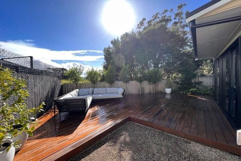 Photo of property in 2/15d Verran Road, Birkenhead, Auckland, 0626