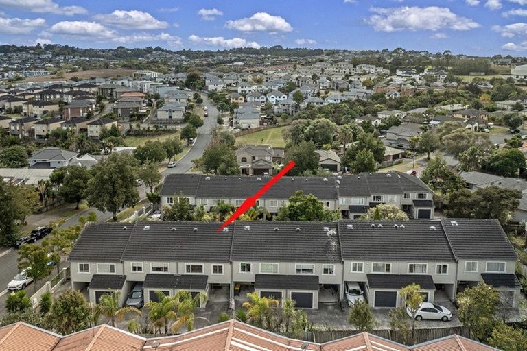 Photo of property in 3/78 Fernhill Way, Oteha, Auckland, 0632