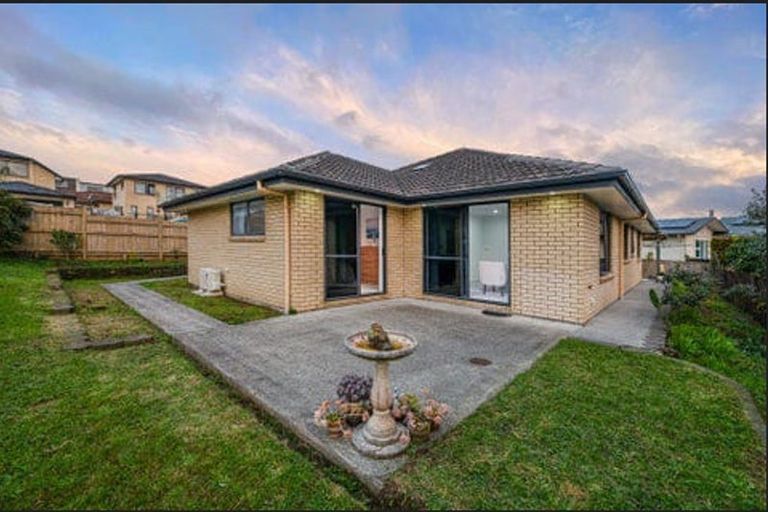 Photo of property in 62 Waitaki Street, Henderson, Auckland, 0612