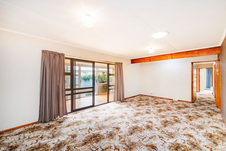 Photo of property in 53 Ruamahanga Crescent, Terrace End, Palmerston North, 4410