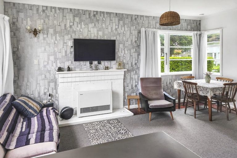 Photo of property in 1 Tyndall Street, Waiwhetu, Lower Hutt, 5010