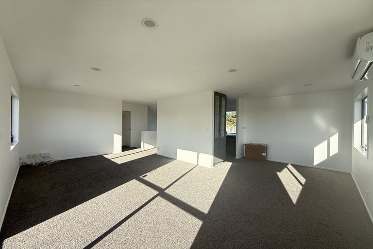 Photo of property in 2/4 Stanley Road, Glenfield, Auckland, 0629