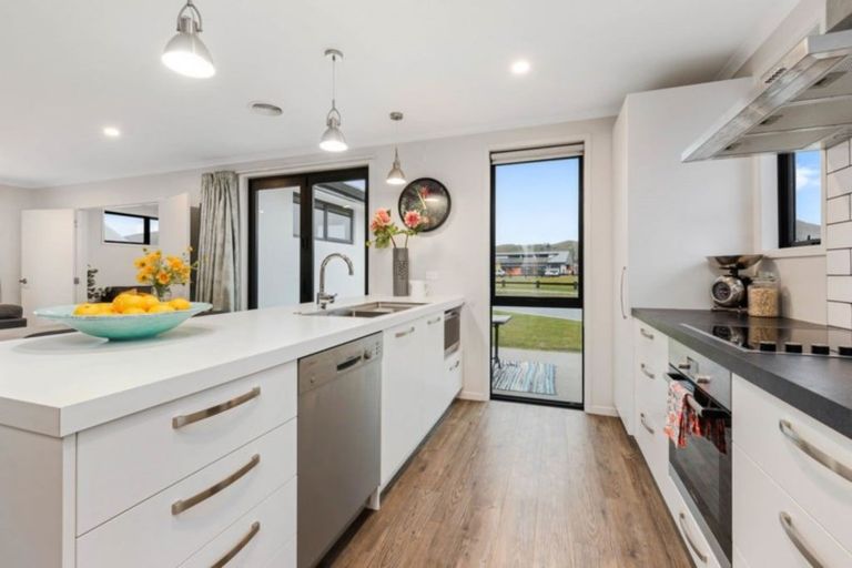 Photo of property in 2 Primrose Lane, Lower Shotover, Queenstown, 9304