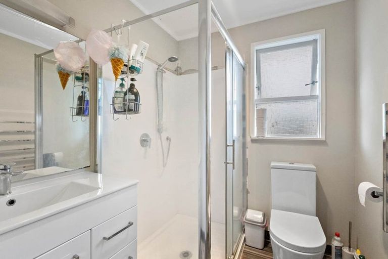 Photo of property in 29 Mawney Road, Henderson, Auckland, 0610