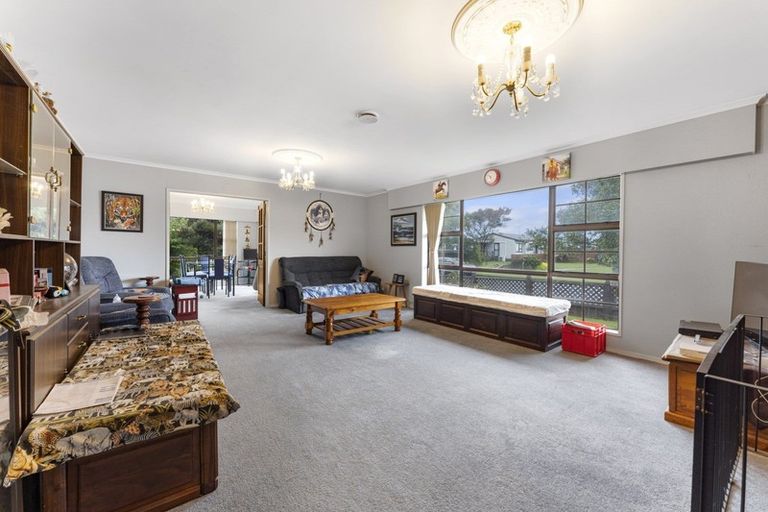 Photo of property in 14 Peter Hall Drive, Kelvin Grove, Palmerston North, 4414