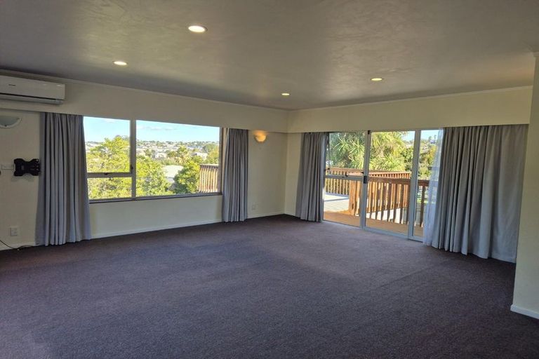 Photo of property in 27 Amorino Drive, Red Beach, 0932