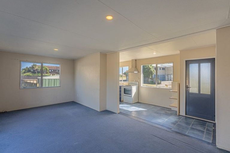 Photo of property in 14 Scott Avenue, Otaki Beach, Otaki, 5512