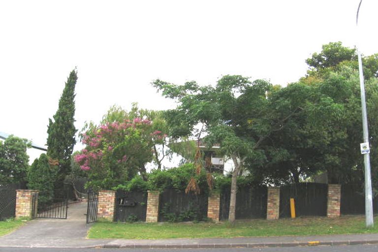 Photo of property in 83 Lynn Road, Bayview, Auckland, 0629