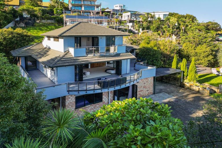 Photo of property in 65 Roberts Road, Matakatia, Whangaparaoa, 0930