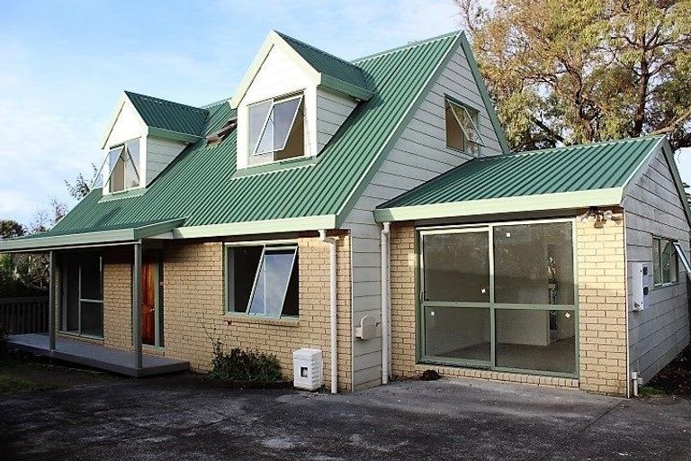 Photo of property in 1/34 Sorrel Crescent, Bucklands Beach, Auckland, 2012