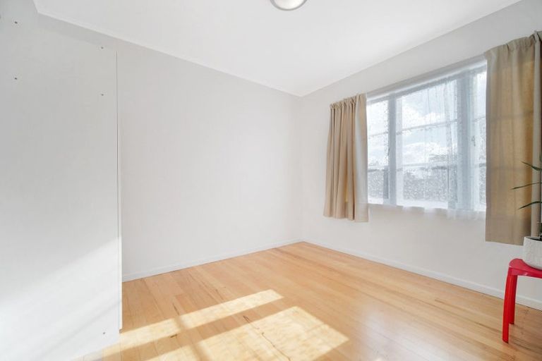 Photo of property in 32 Essex Street, Te Atatu South, Auckland, 0610