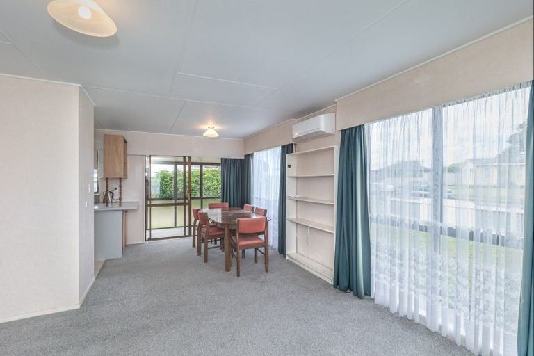 Photo of property in 104 Ryder Crescent, Levin, 5510