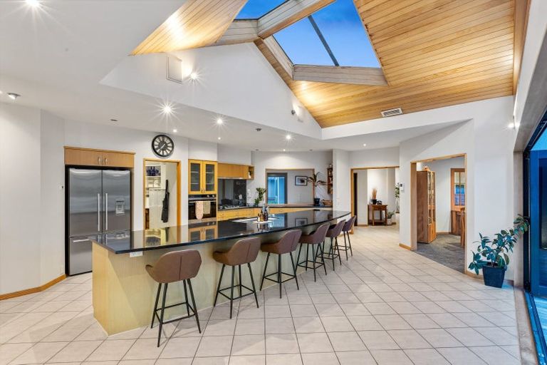 Photo of property in 115 Grand Drive, Orewa, 0931