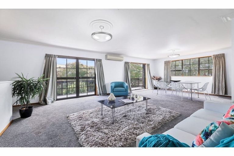 Photo of property in 17a Sonning Place, Redwood, Christchurch, 8051