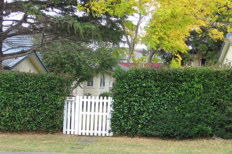 Photo of property in 2/11 Gordon Avenue, Forrest Hill, Auckland, 0620