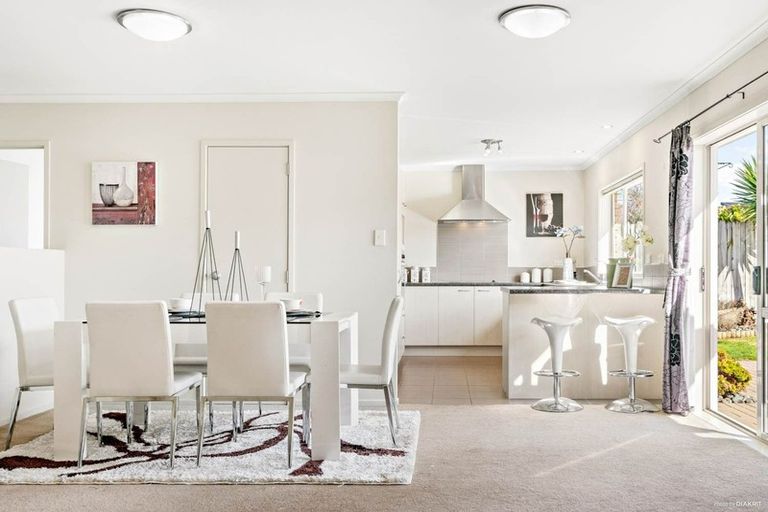 Photo of property in 12 Trevors Place, Pukekohe, 2120