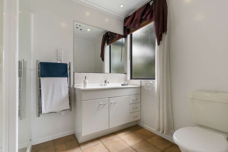 Photo of property in 9a Grassways Avenue, Pakuranga, Auckland, 2010