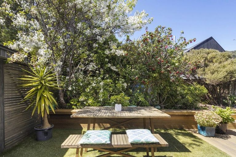 Photo of property in 13 Porritt Avenue, Mount Victoria, Wellington, 6011