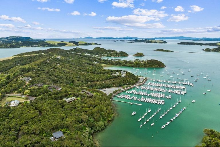 Photo of property in 19 Anchorage Heights Place, Kerikeri, 0294