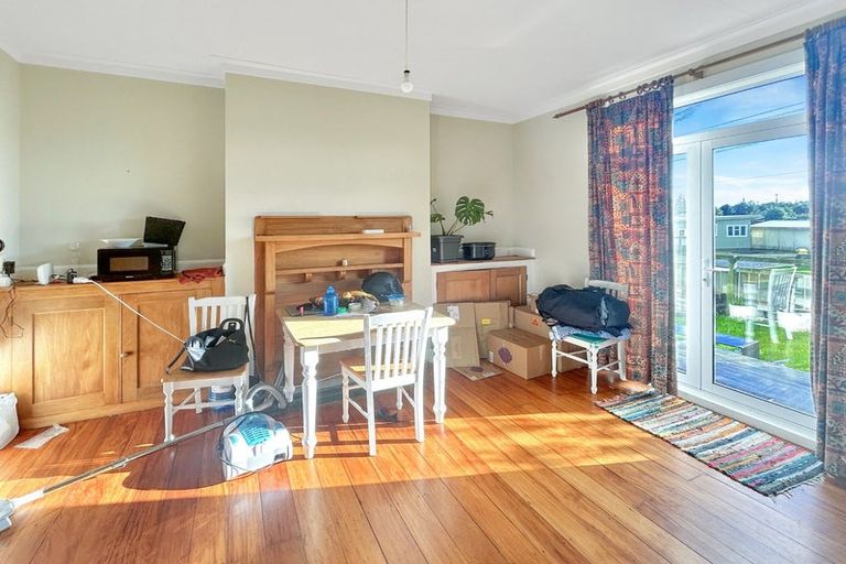 Photo of property in 1 Ashton Terrace, Castlecliff, Whanganui, 4501