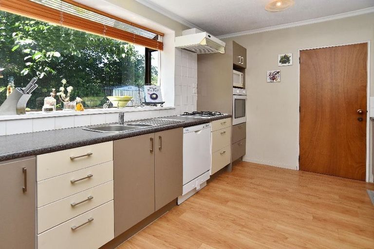 Photo of property in 11 Sunbeam Place, Halswell, Christchurch, 8025