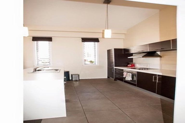 Photo of property in Las Olas De Cuba, 13/35 Torrens Terrace, Mount Cook, Wellington, 6011