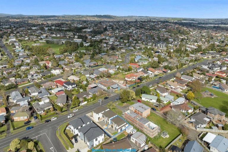 Photo of property in 84b Hutchinsons Road, Bucklands Beach, Auckland, 2014