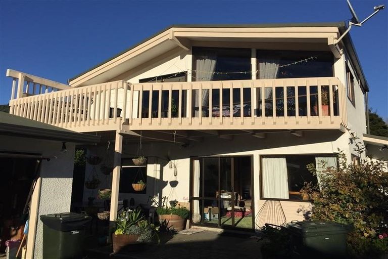 Photo of property in 5 Ranui Street, Waikawa, Picton, 7220