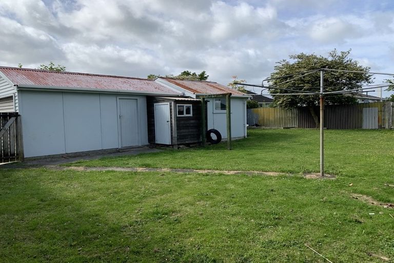 Photo of property in 28 Saint Annes Street, Levin, 5510